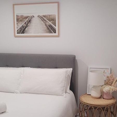 Boutique Beach House In The Heart Of St. Kilda Мелбърн Екстериор снимка