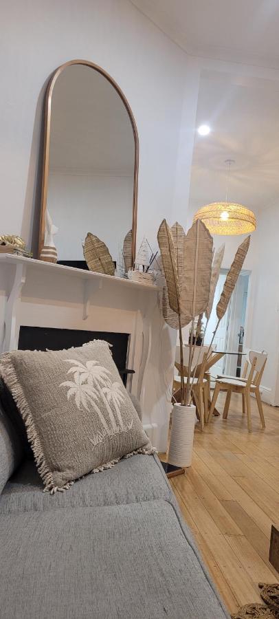 Boutique Beach House In The Heart Of St. Kilda Мелбърн Екстериор снимка