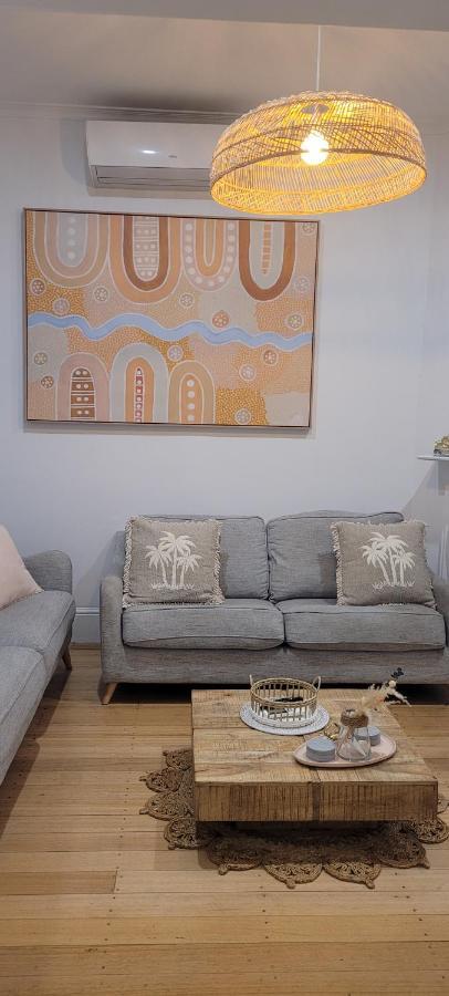 Boutique Beach House In The Heart Of St. Kilda Мелбърн Екстериор снимка