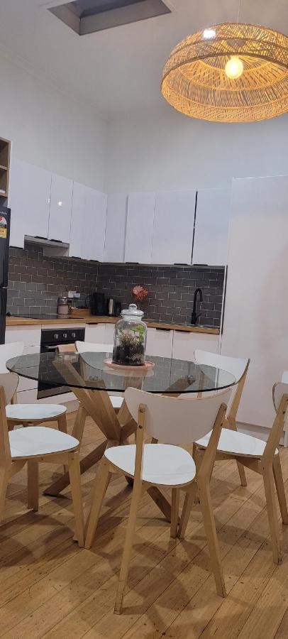Boutique Beach House In The Heart Of St. Kilda Мелбърн Екстериор снимка